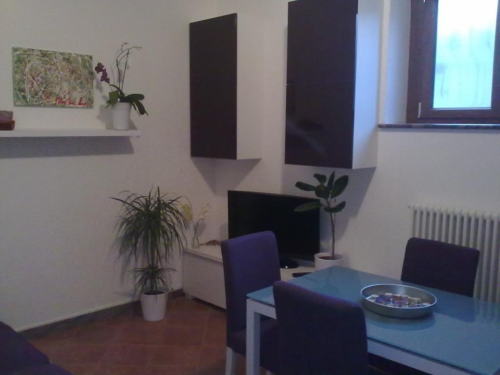 Affittacamere Valchiavenna - Foresteria Lombarda Con Parcheggio Privato Sul Posto! Apprezzata Gestione Familiare Dal 2012, Qualita-Prezzo Top! "Guest-House With Private Parking On Site! Appreciated Family Management Since 2012, Quality-Price Top!" Quarto foto